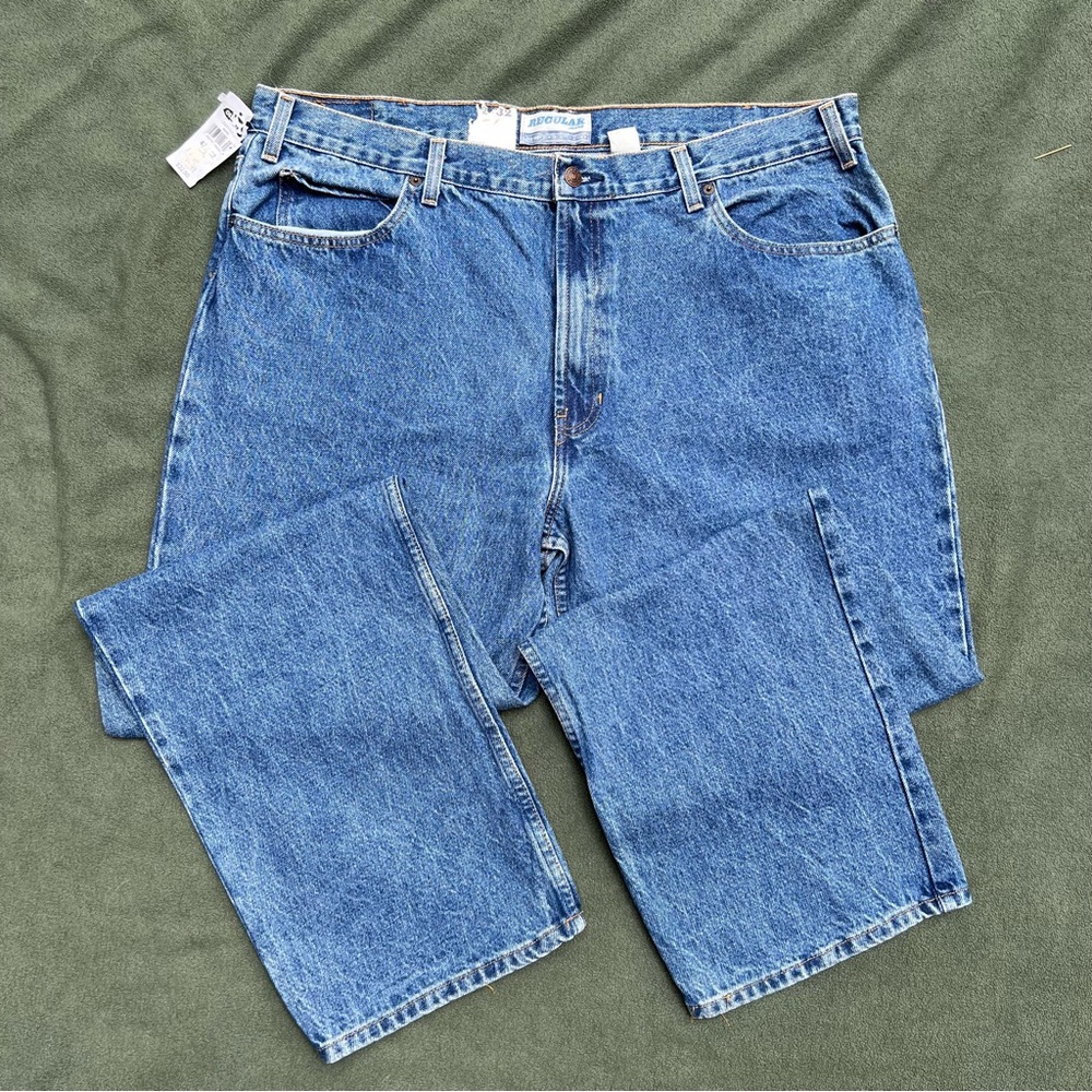 NWT 2002 Regular Straight Leg Jeans